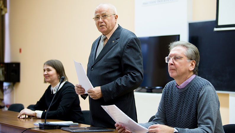 Рада з гуманітарної освіти про роботу кураторів, виховання першокурсників, право