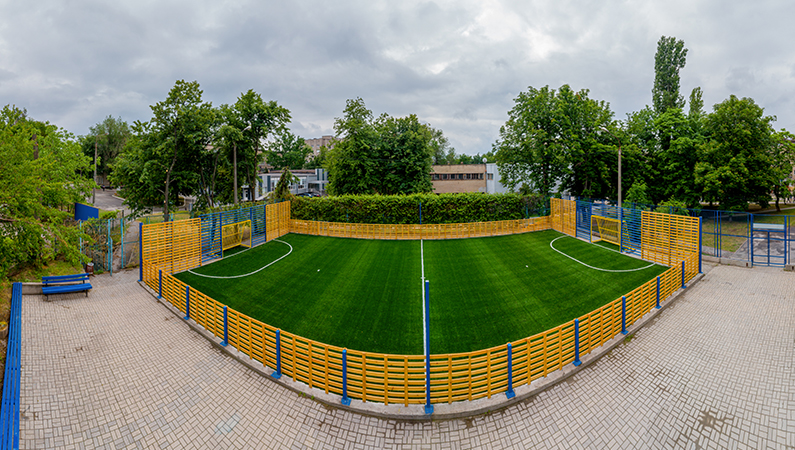 Спортивний майданчик ЗДМУ  - на рівні  стандартів  FIFA